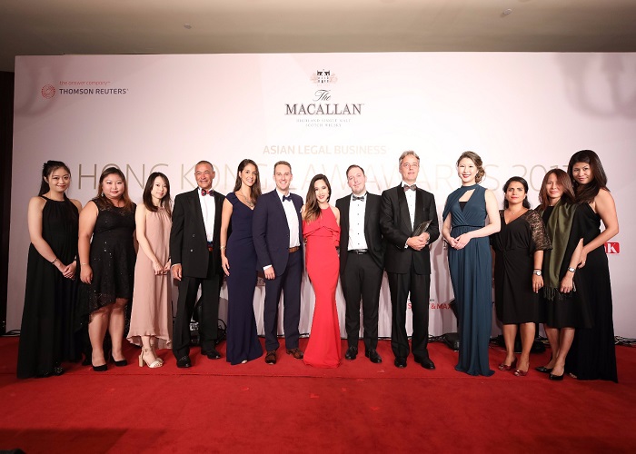 Harvey Law Group vinh dự nhận giải thưởng “Công ty Luật Di trú của Năm 2017”