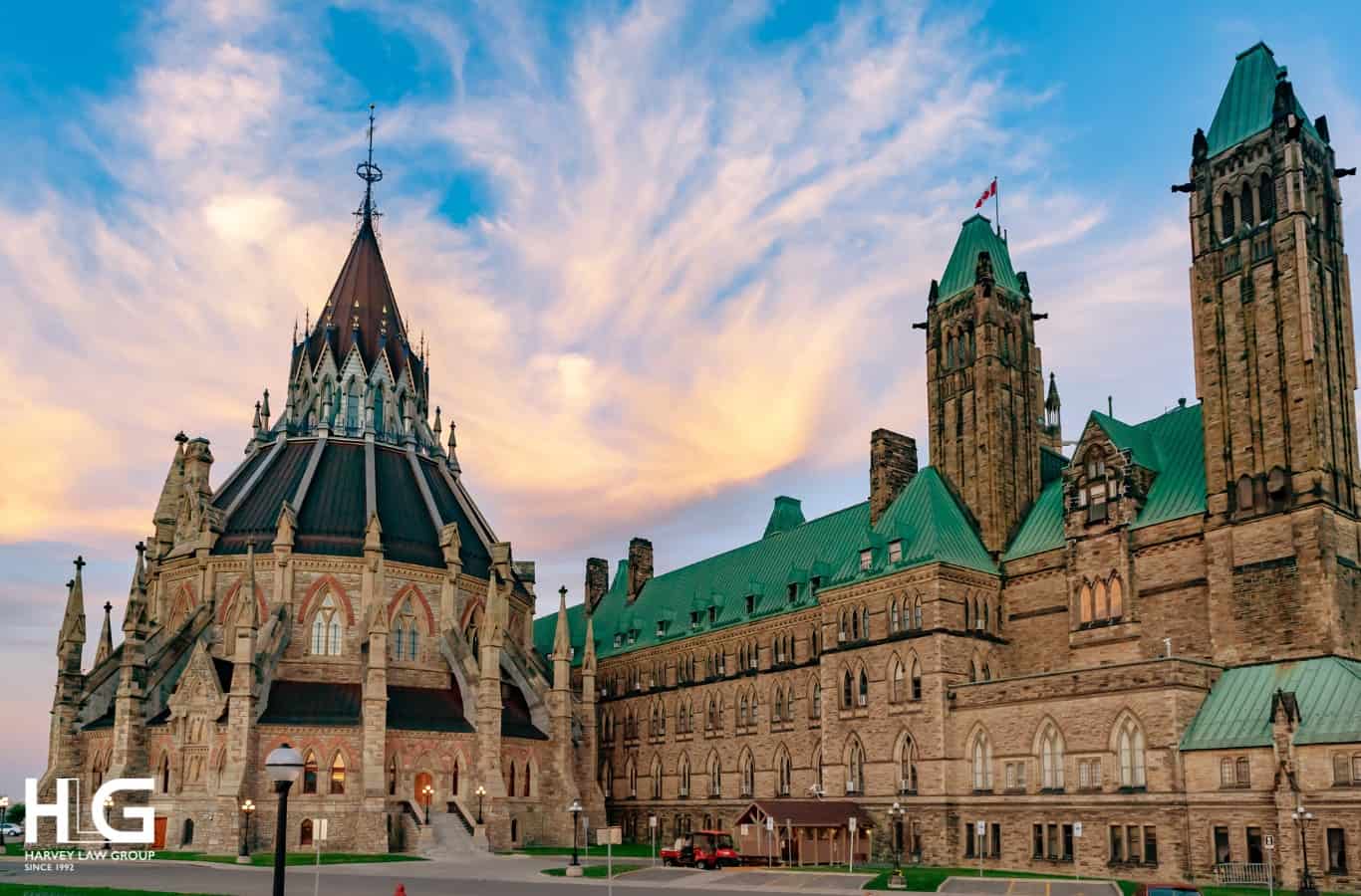  Parliament Hill là nơi diễn ra các hoạt động chính trị quan trọng của Canada