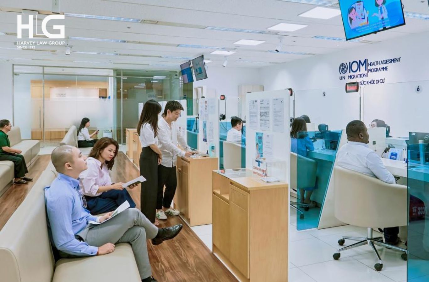Hai cơ sở IOM tại Việt Nam cho phép đặt lịch online, email hoặc điện thoại, nên đặt trước 3 đến 4 tuần để tránh tình trạng kín lịch 