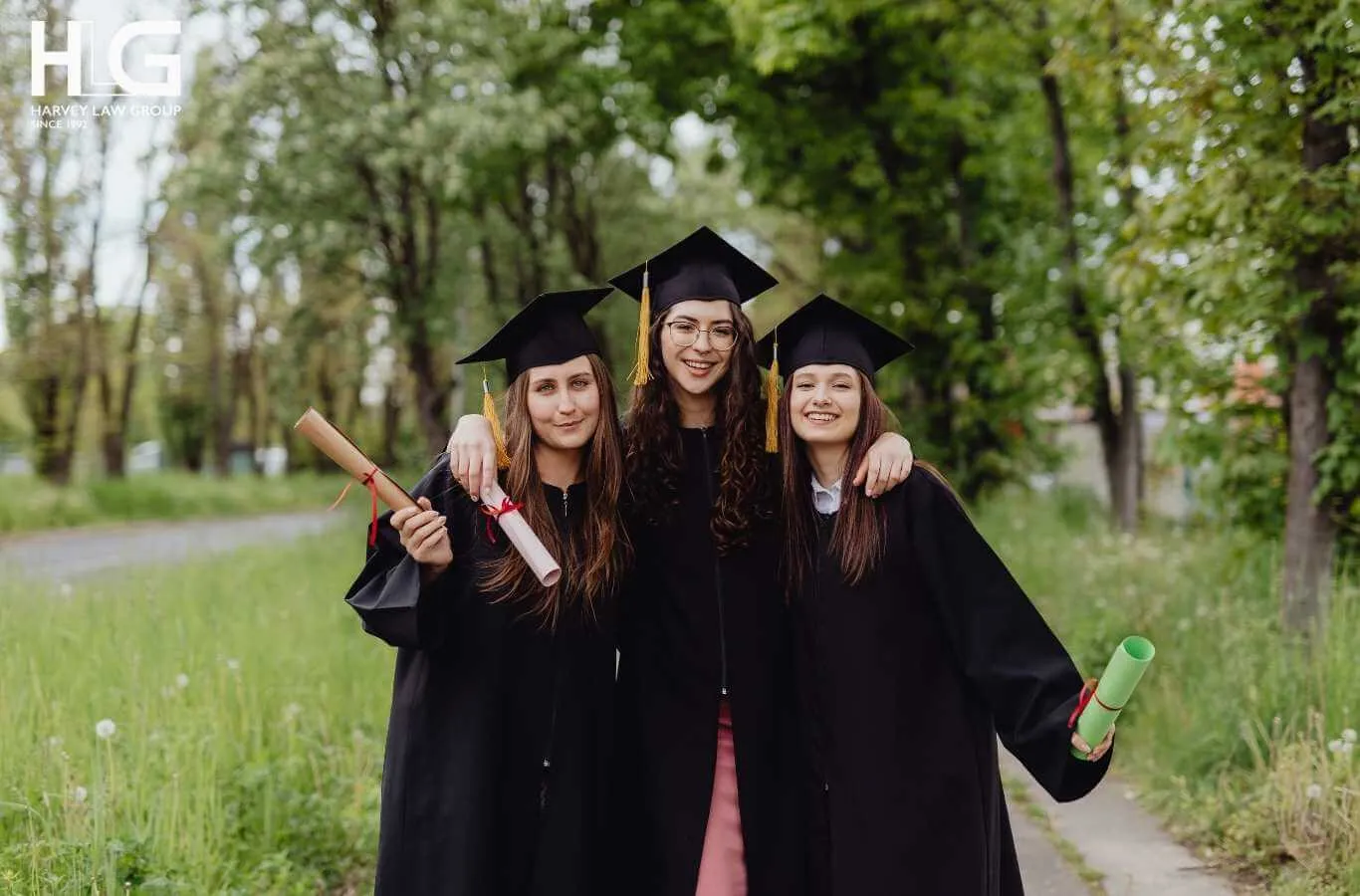 Post-Graduation Work Permit là giấy phép lao động mở dành cho sinh viên quốc tế tốt nghiệp